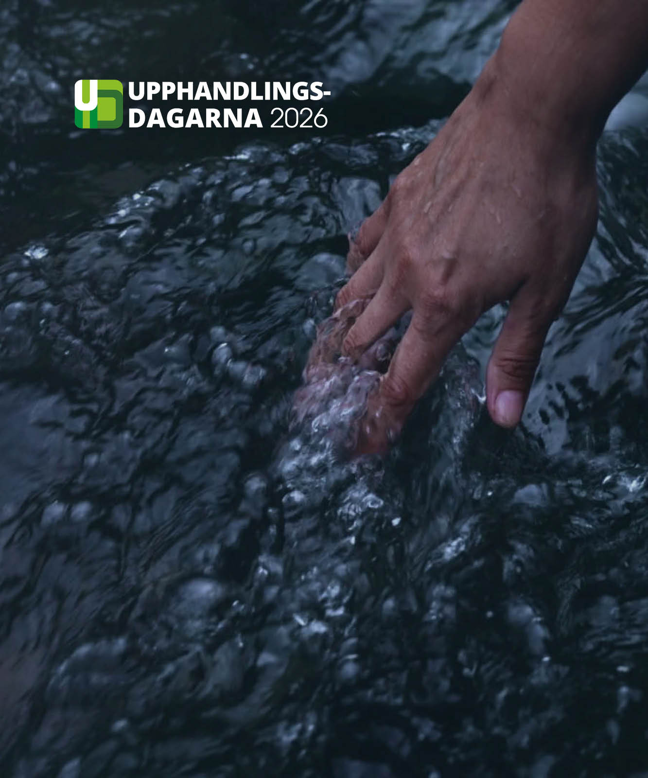 Flera gröna cylindriska batterier svävar mot en blå bakgrund.